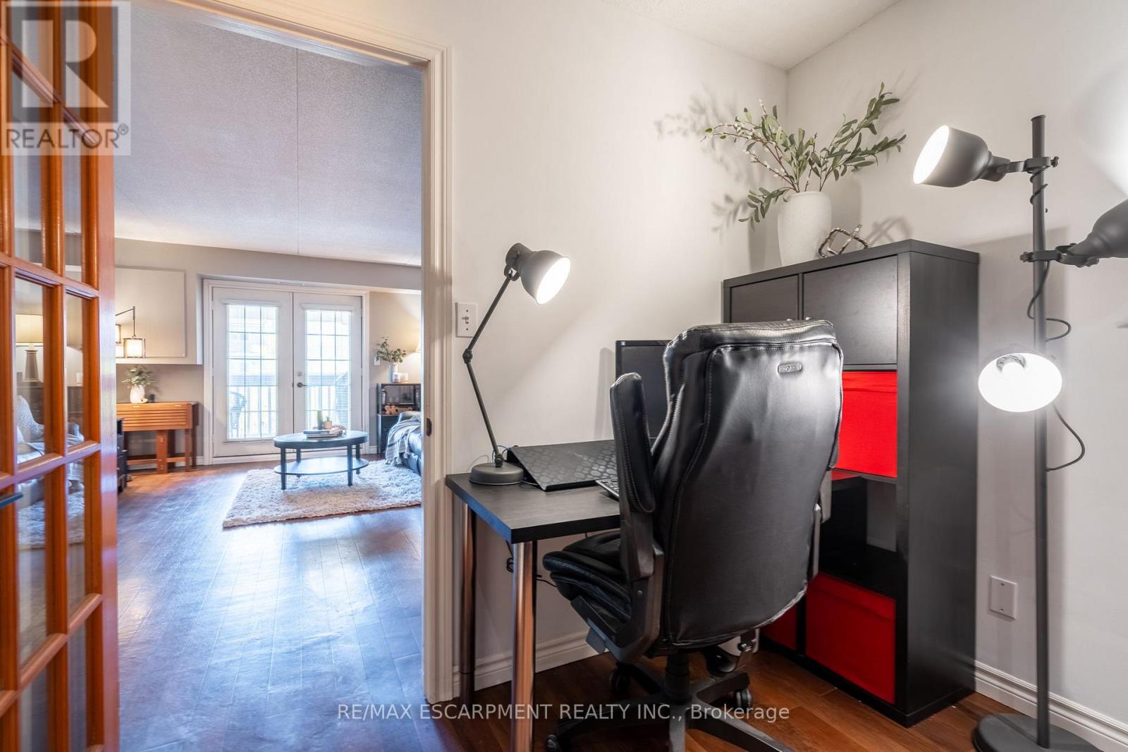 308 - 4015 Kilmer Drive, Burlington, Ontario  L7M 4M4 - Photo 15 - W12533120