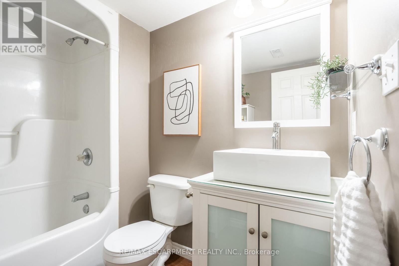 308 - 4015 Kilmer Drive, Burlington, Ontario  L7M 4M4 - Photo 17 - W12533120