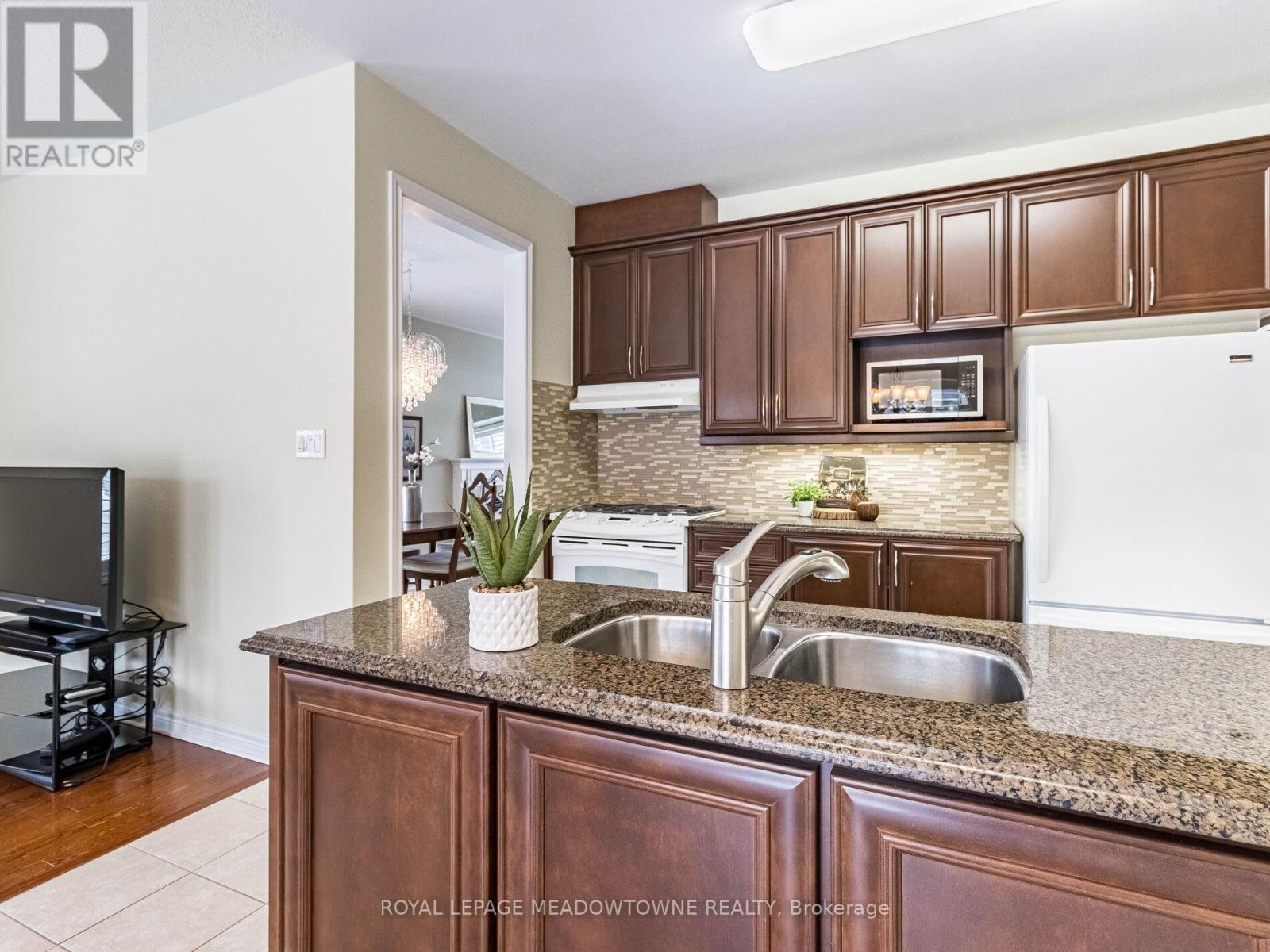 34 - 54 Locust Drive, Brampton, Ontario  L6R 0W2 - Photo 17 - W12533140