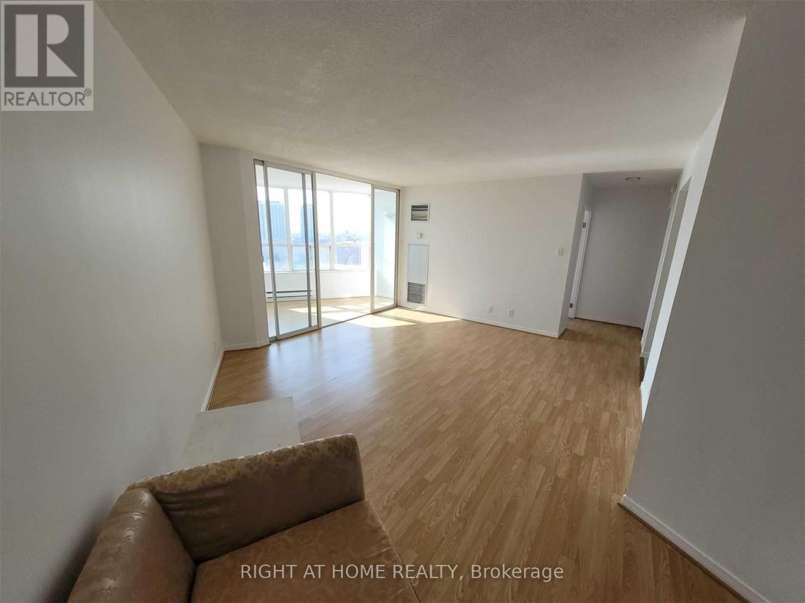 813 - 6 Humberline Drive, Toronto, Ontario  M9W 6X8 - Photo 8 - W12533144