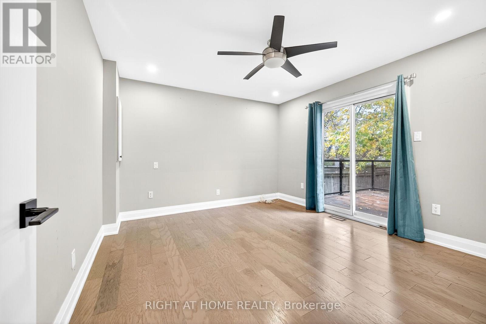 2298 Fassel Avenue, Burlington, Ontario  L7R 3P3 - Photo 15 - W12533176