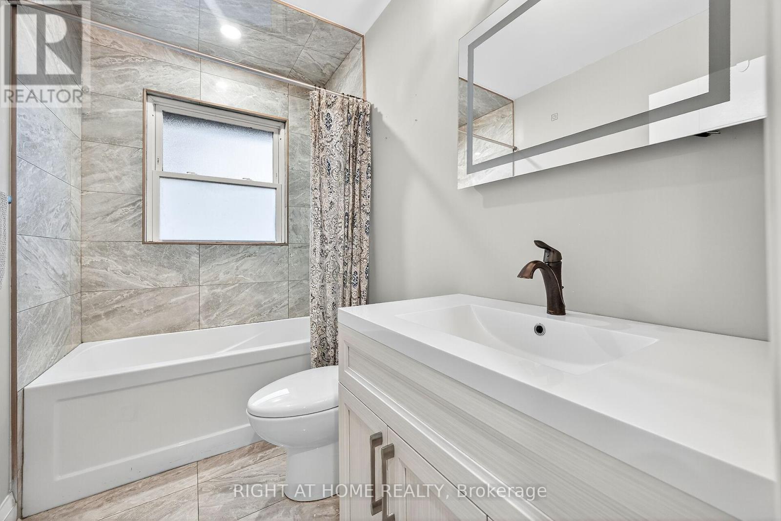 2298 Fassel Avenue, Burlington, Ontario  L7R 3P3 - Photo 17 - W12533176