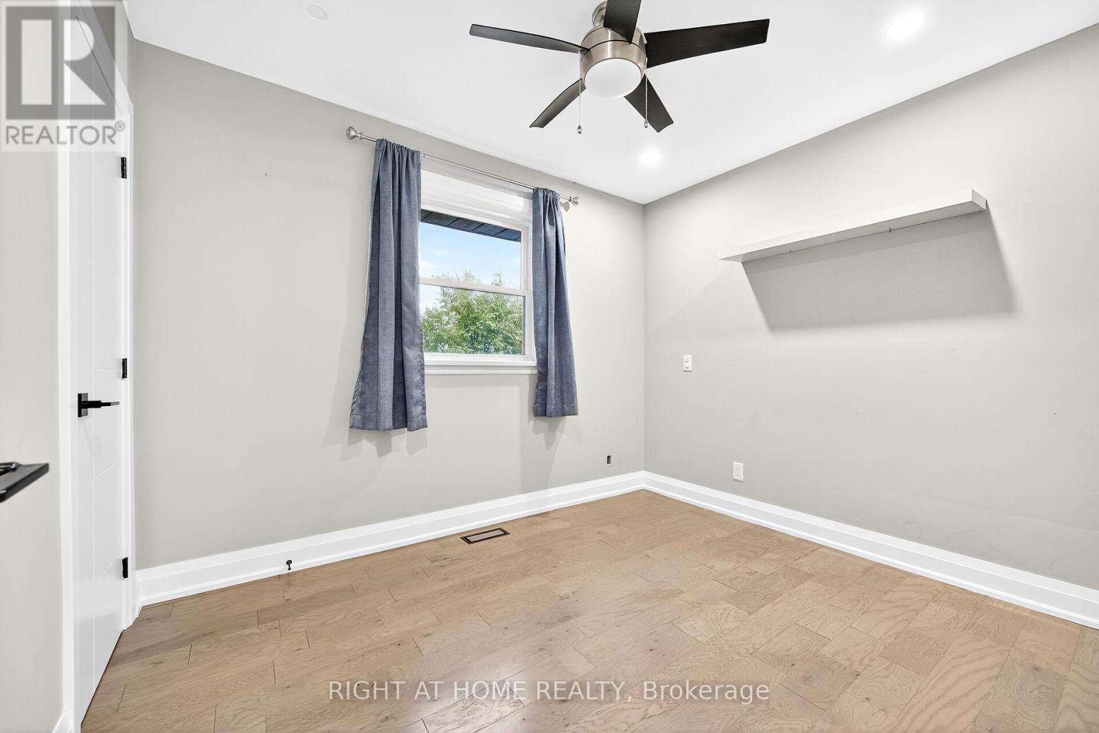 2298 Fassel Avenue, Burlington, Ontario  L7R 3P3 - Photo 19 - W12533176