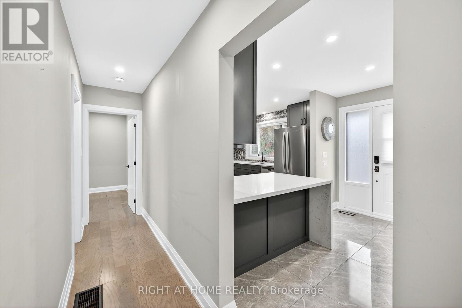 2298 Fassel Avenue, Burlington, Ontario  L7R 3P3 - Photo 21 - W12533176