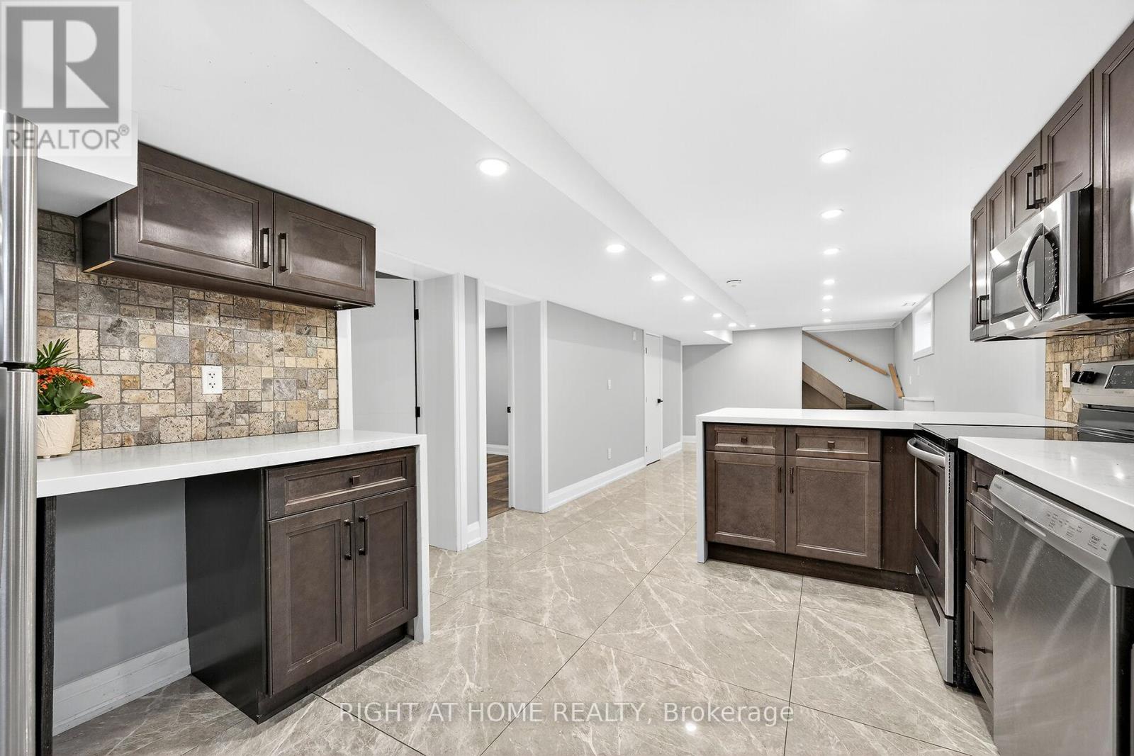 2298 Fassel Avenue, Burlington, Ontario  L7R 3P3 - Photo 32 - W12533176