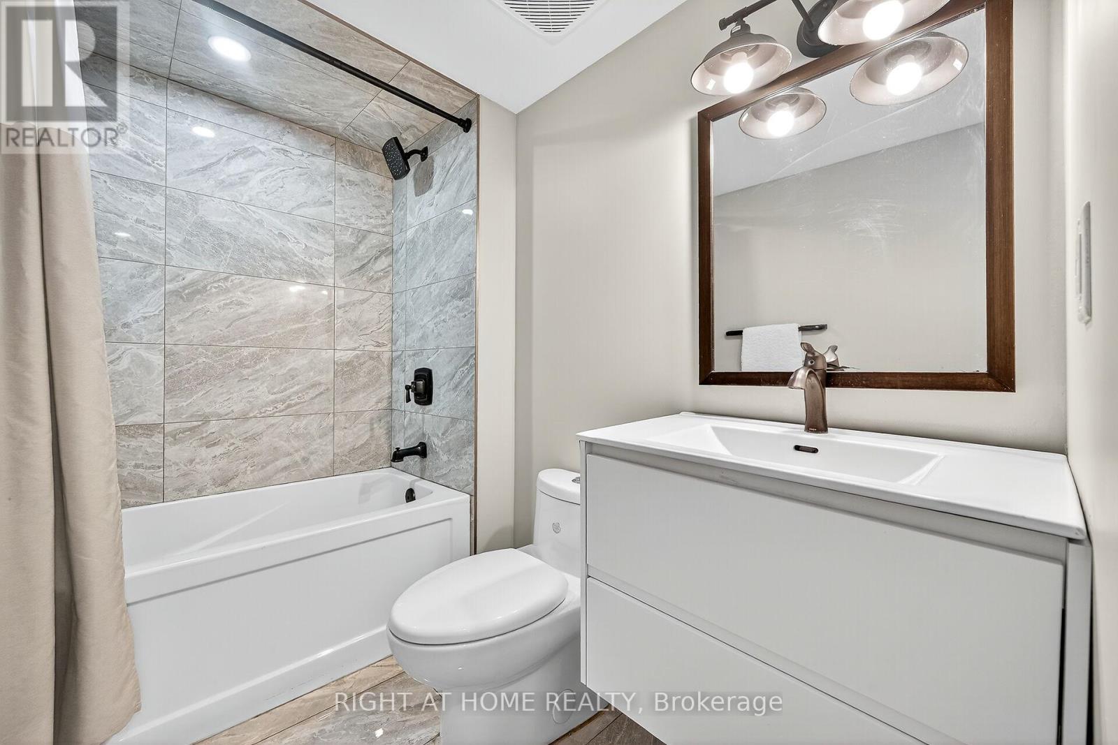 2298 Fassel Avenue, Burlington, Ontario  L7R 3P3 - Photo 36 - W12533176