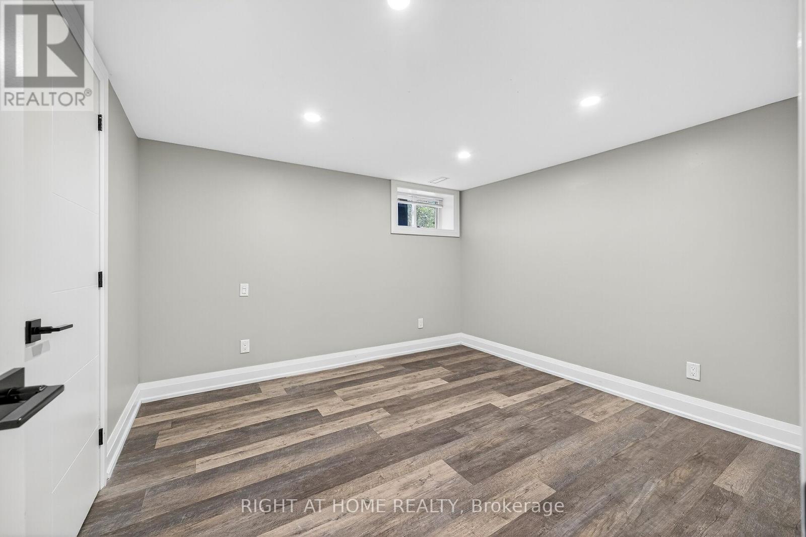 2298 Fassel Avenue, Burlington, Ontario  L7R 3P3 - Photo 37 - W12533176