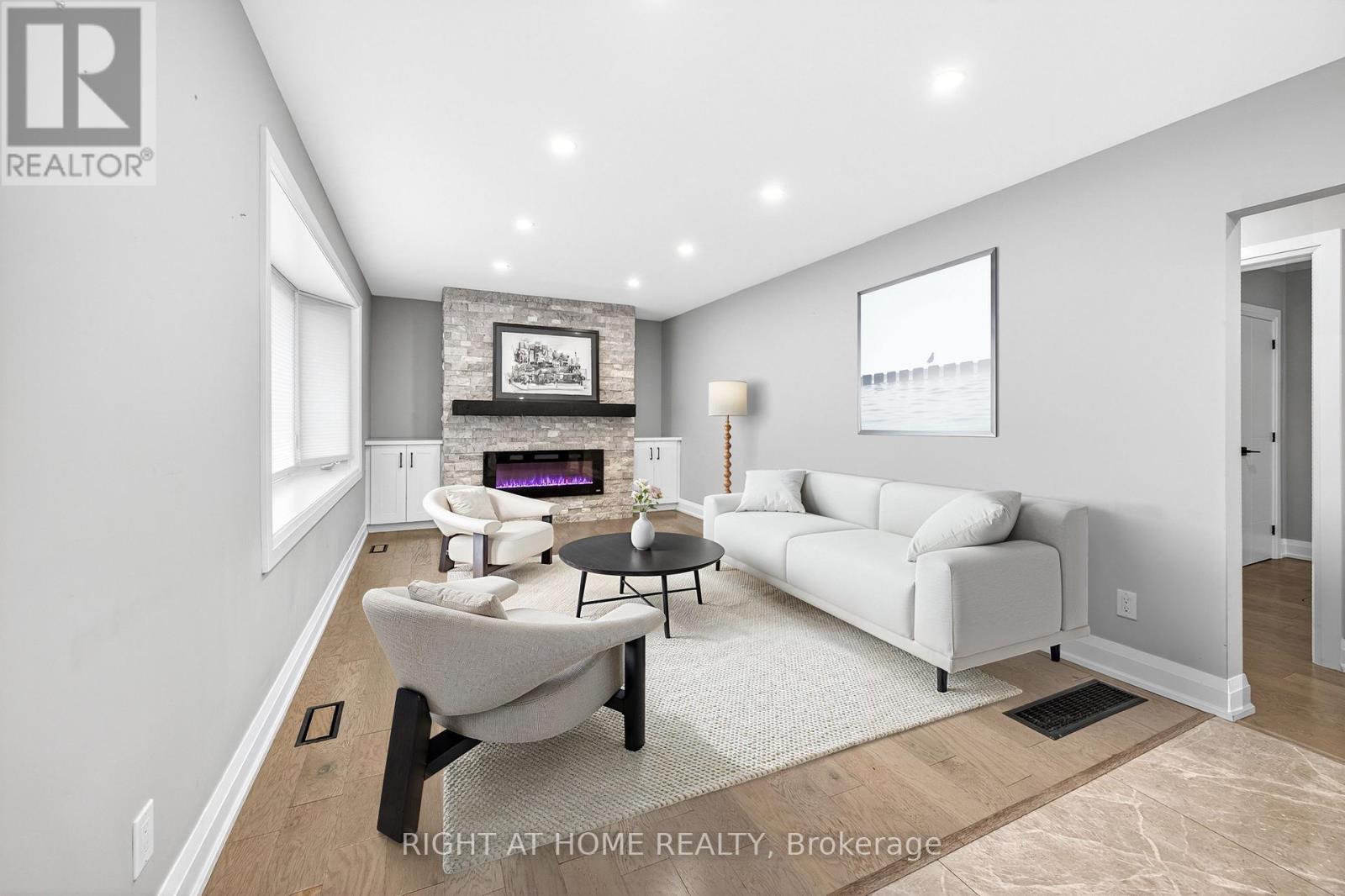 2298 Fassel Avenue, Burlington, Ontario  L7R 3P3 - Photo 5 - W12533176