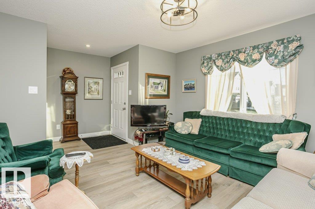 1537 Sandstone Bv, Sherwood Park, Alberta  T8H 1Z8 - Photo 4 - E4465115