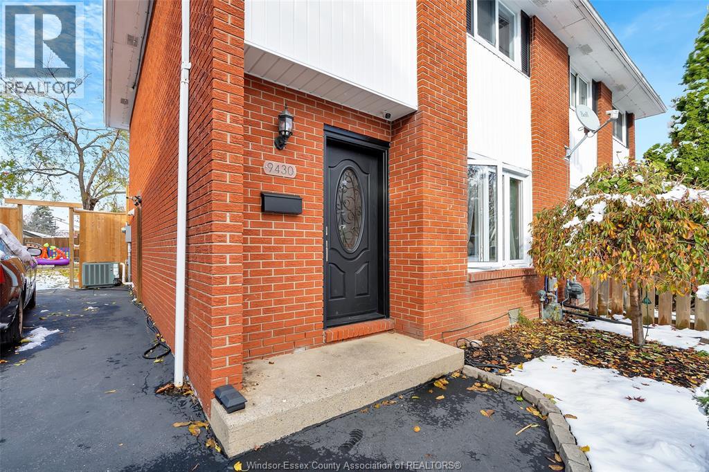 9430 Ryerson, Windsor, Ontario  N9G 2M6 - Photo 2 - 25028537