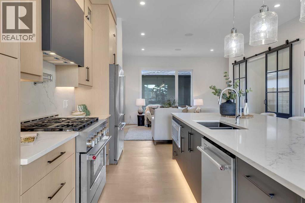 42 Collingwood Place Nw, Calgary, Alberta  T2L 0P9 - Photo 9 - A2251770