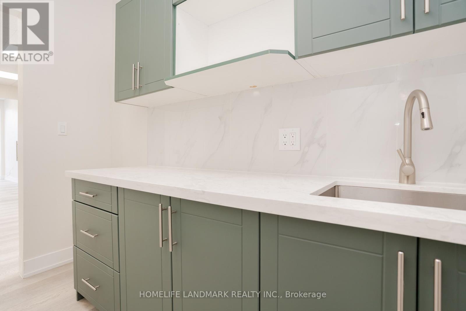 13  2nd - 135 Addison Hall Circle, Aurora, Ontario  L4G 7C7 - Photo 14 - N12527278