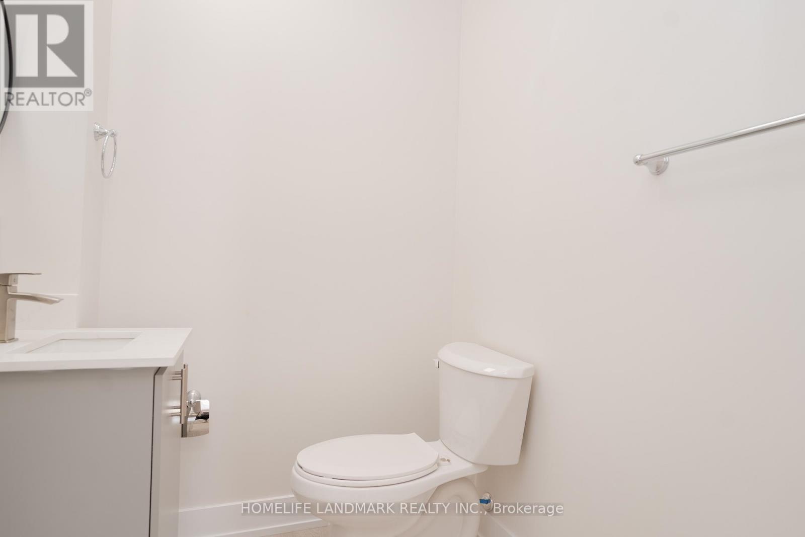 13  2nd - 135 Addison Hall Circle, Aurora, Ontario  L4G 7C7 - Photo 16 - N12527278