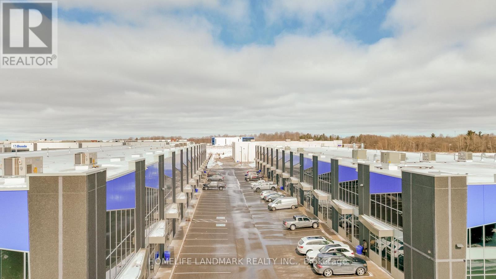 13  2nd - 135 Addison Hall Circle, Aurora, Ontario  L4G 7C7 - Photo 2 - N12527278