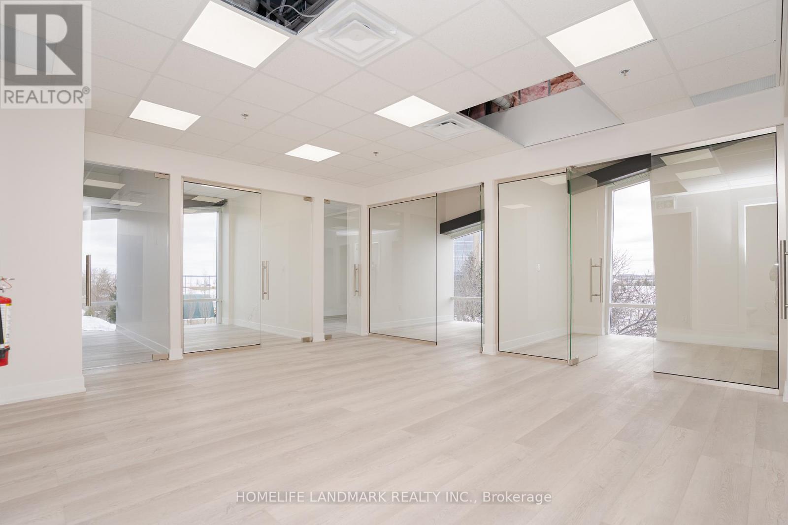 13  2nd - 135 Addison Hall Circle, Aurora, Ontario  L4G 7C7 - Photo 7 - N12527278