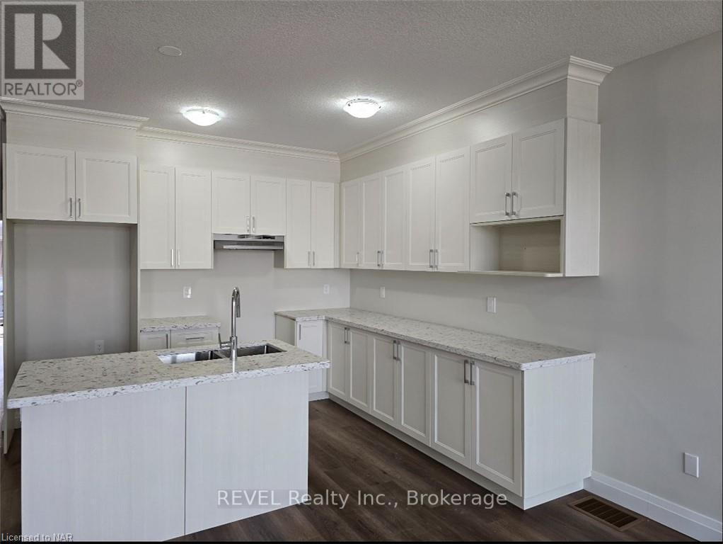 16 Warren Tr Trail, Welland, Ontario  L3B 0N8 - Photo 3 - X12522894