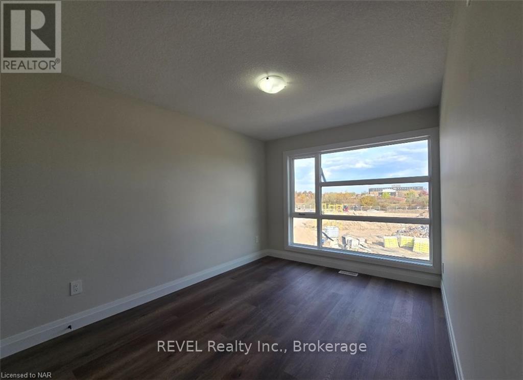 16 Warren Tr Trail, Welland, Ontario  L3B 0N8 - Photo 9 - X12522894