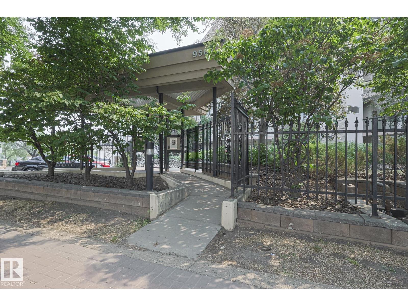 #113 9507 101 AV NW, Edmonton, Alberta