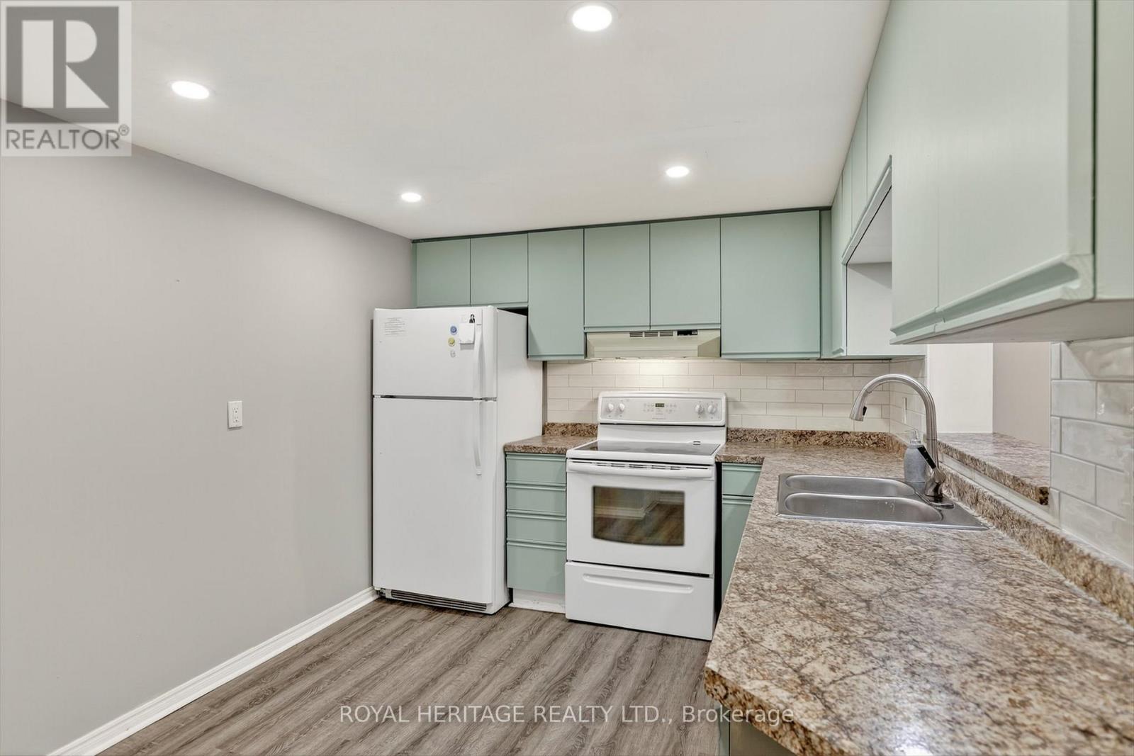 102 - 1 Heritage Way N, Kawartha Lakes, Ontario  K9V 5P9 - Photo 5 - X12532926