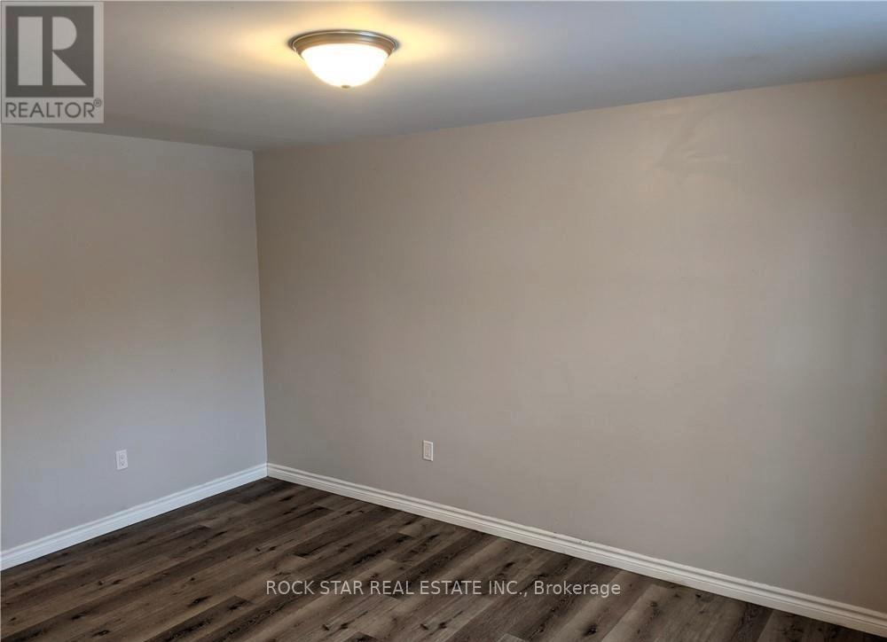 34 Preston Place, Welland, Ontario  L3C 3K3 - Photo 14 - X12533038