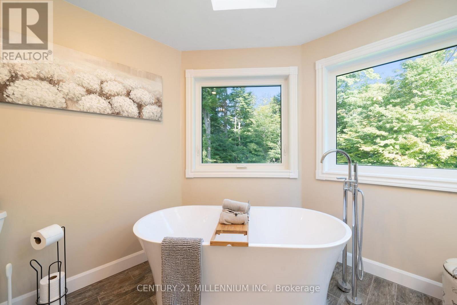 7 Erinwood Drive, Erin, Ontario  N0B 1T0 - Photo 23 - X12533046