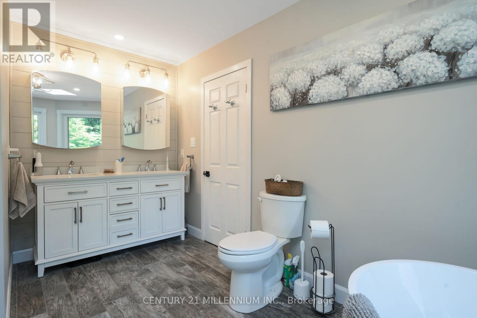 7 Erinwood Drive, Erin, Ontario  N0B 1T0 - Photo 26 - X12533046