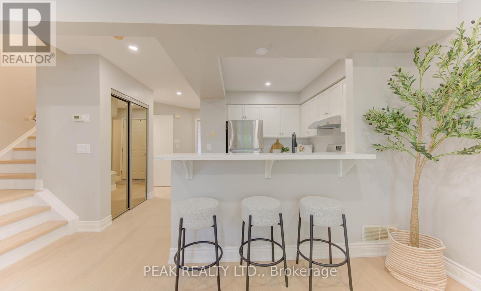 502 Mariner Drive, Waterloo, Ontario  N2K 3Y7 - Photo 18 - X12533072