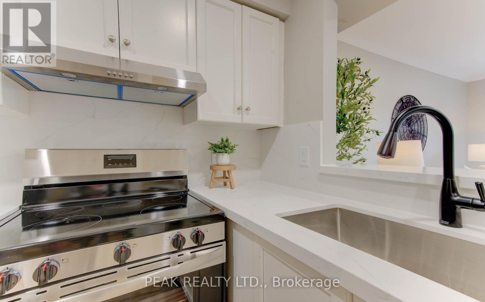 502 Mariner Drive, Waterloo, Ontario  N2K 3Y7 - Photo 23 - X12533072