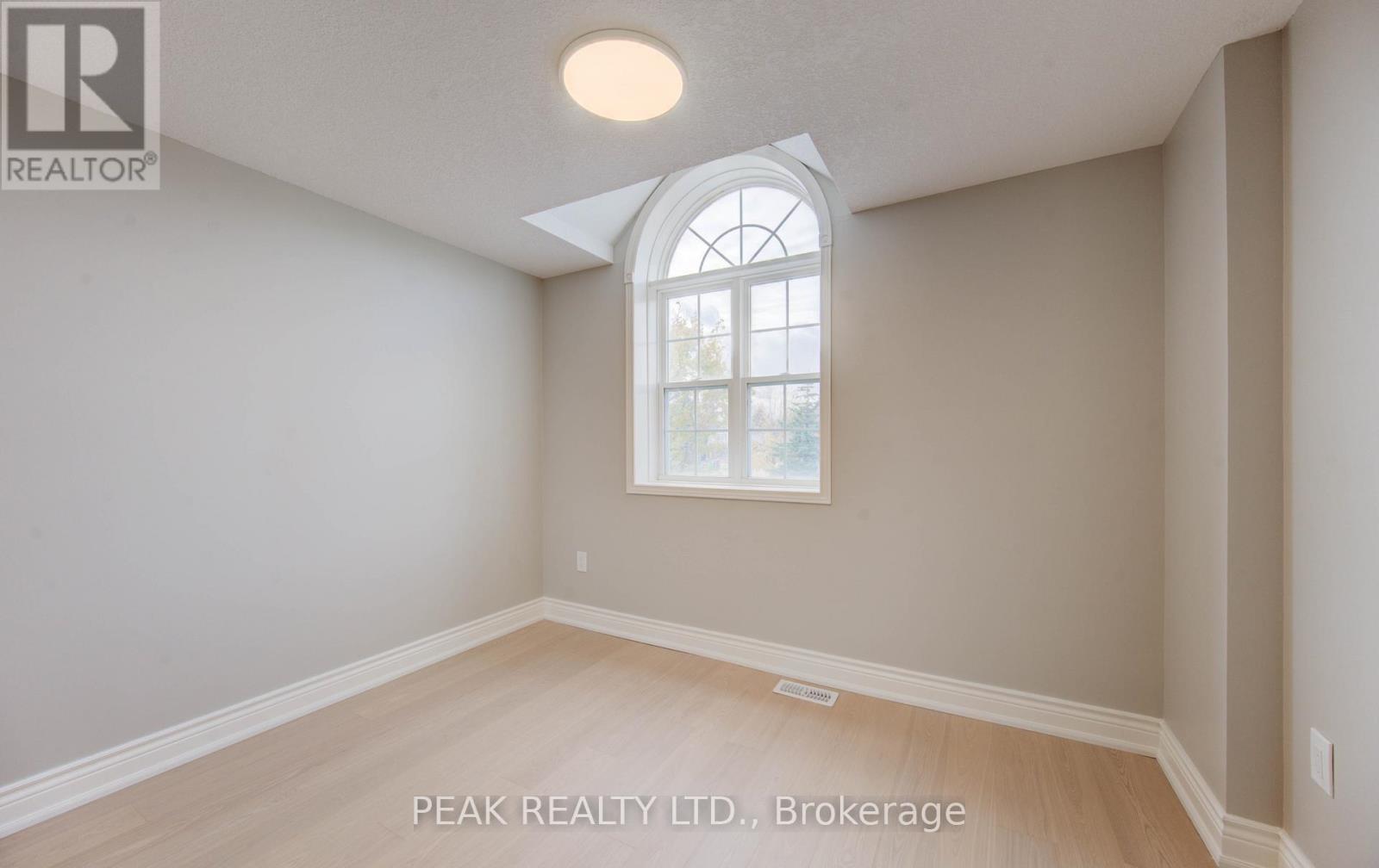 502 Mariner Drive, Waterloo, Ontario  N2K 3Y7 - Photo 35 - X12533072