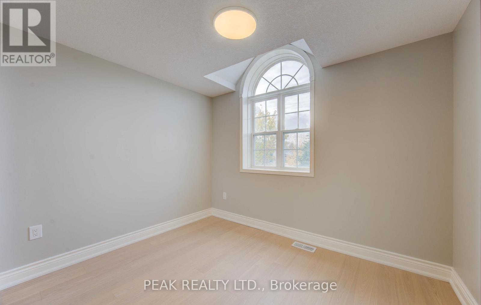 502 Mariner Drive, Waterloo, Ontario  N2K 3Y7 - Photo 37 - X12533072