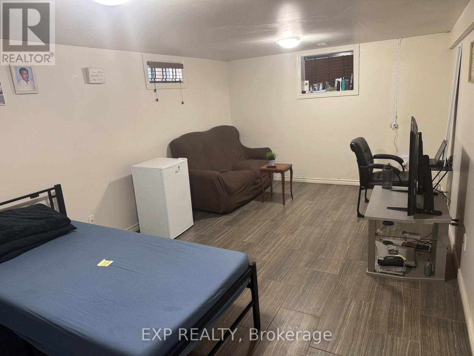 53 Madeira Drive, London East, Ontario  N5V 2M3 - Photo 12 - X12533124