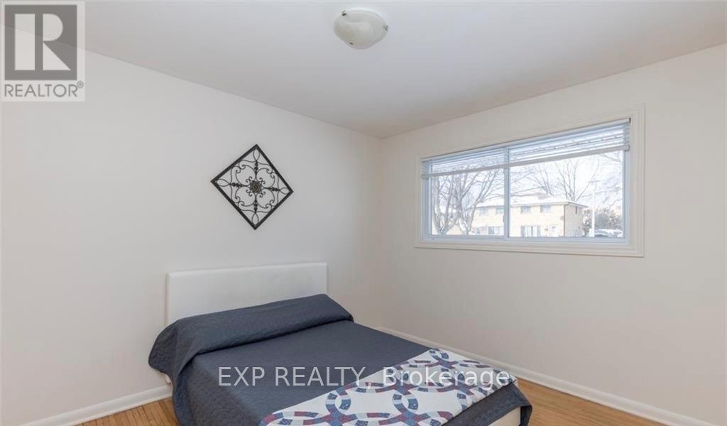 53 Madeira Drive, London East, Ontario  N5V 2M3 - Photo 5 - X12533124