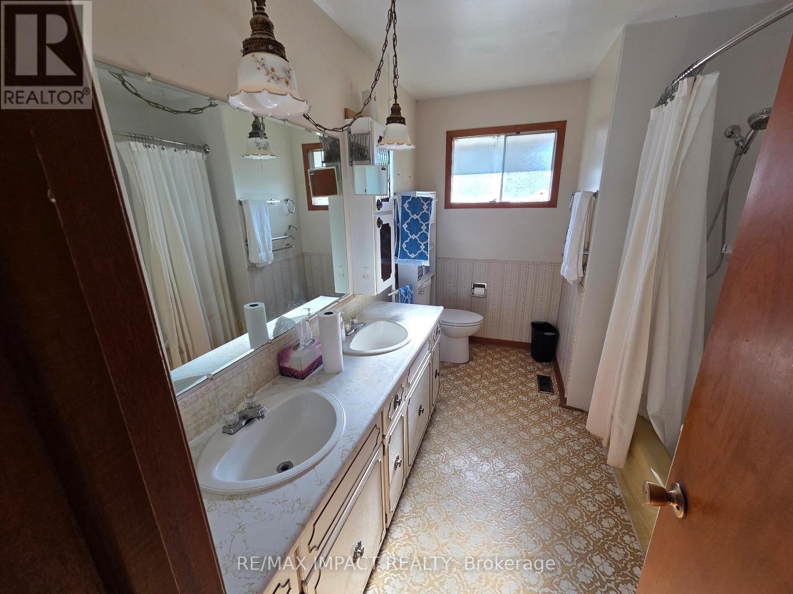 147 Burns Avenue, Quinte West, Ontario  K8N 4Z2 - Photo 15 - X12533142