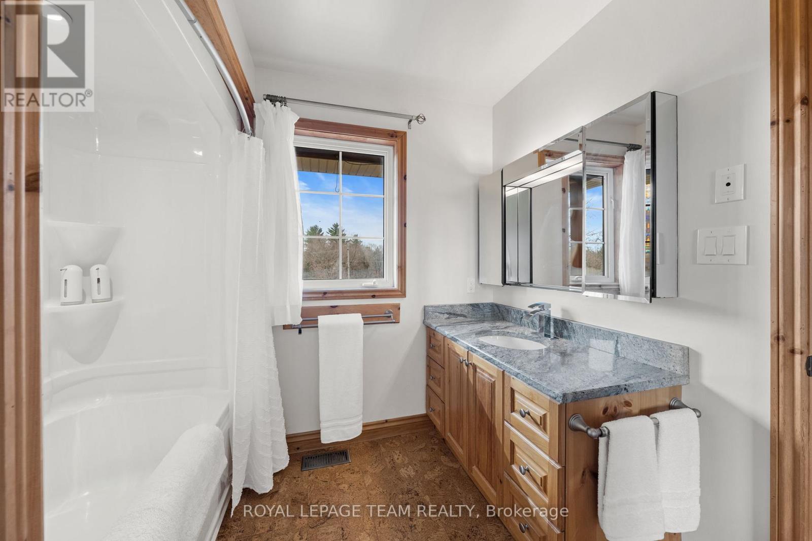 4173 Elphin-Maberly Road, Frontenac (Frontenac North), Ontario  K0H 2R0 - Photo 19 - X12533290