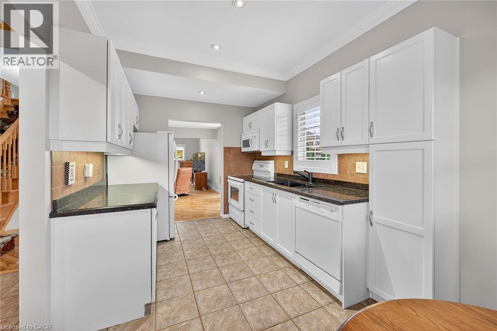 212 Stonehenge Drive Unit# 31, Ancaster, Ontario  L9K 1N5 - Photo 8 - 40786301