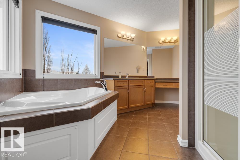 8111 16a Av Sw, Edmonton, Alberta  T6X 0H8 - Photo 22 - E4465383