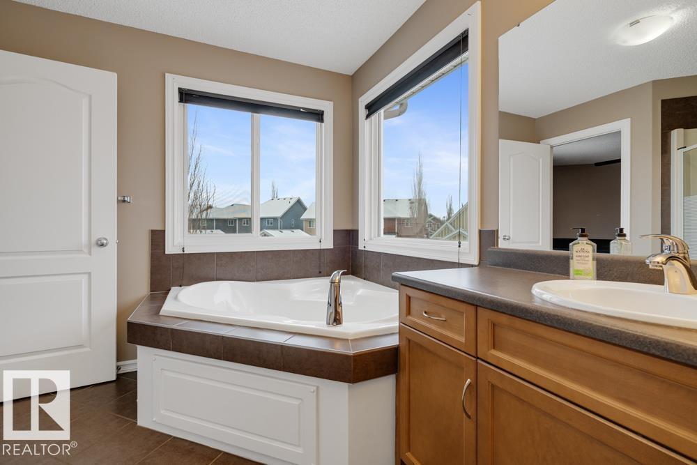 8111 16a Av Sw, Edmonton, Alberta  T6X 0H8 - Photo 24 - E4465383