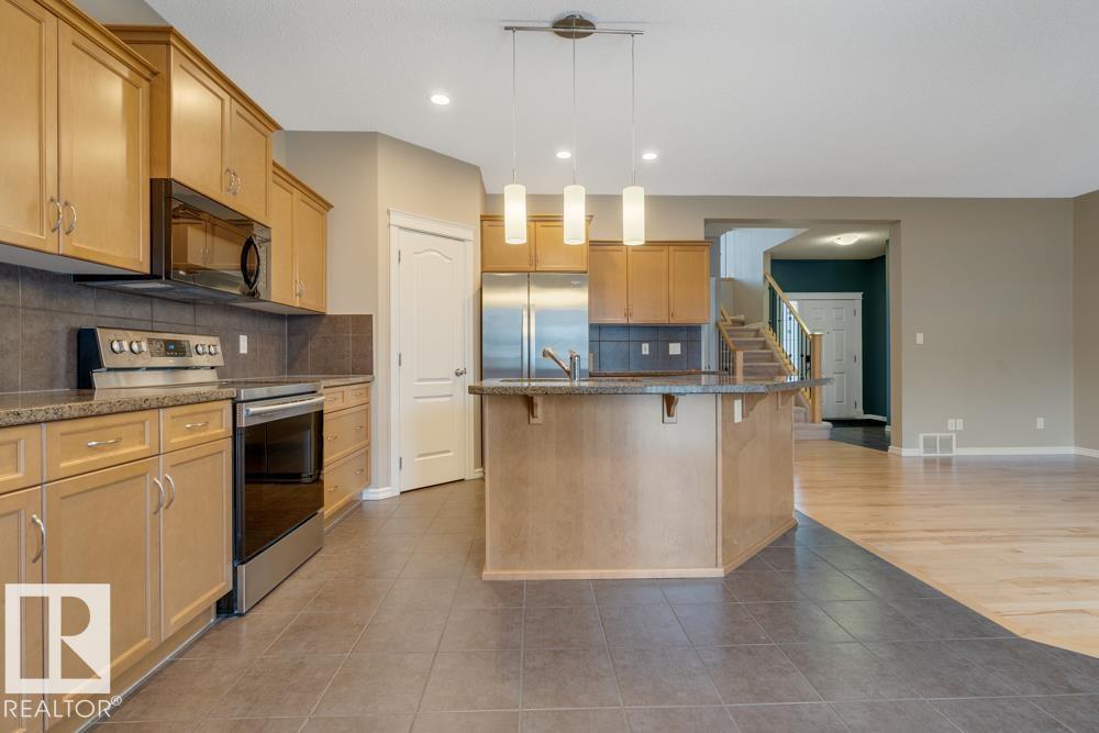 8111 16a Av Sw, Edmonton, Alberta  T6X 0H8 - Photo 4 - E4465383