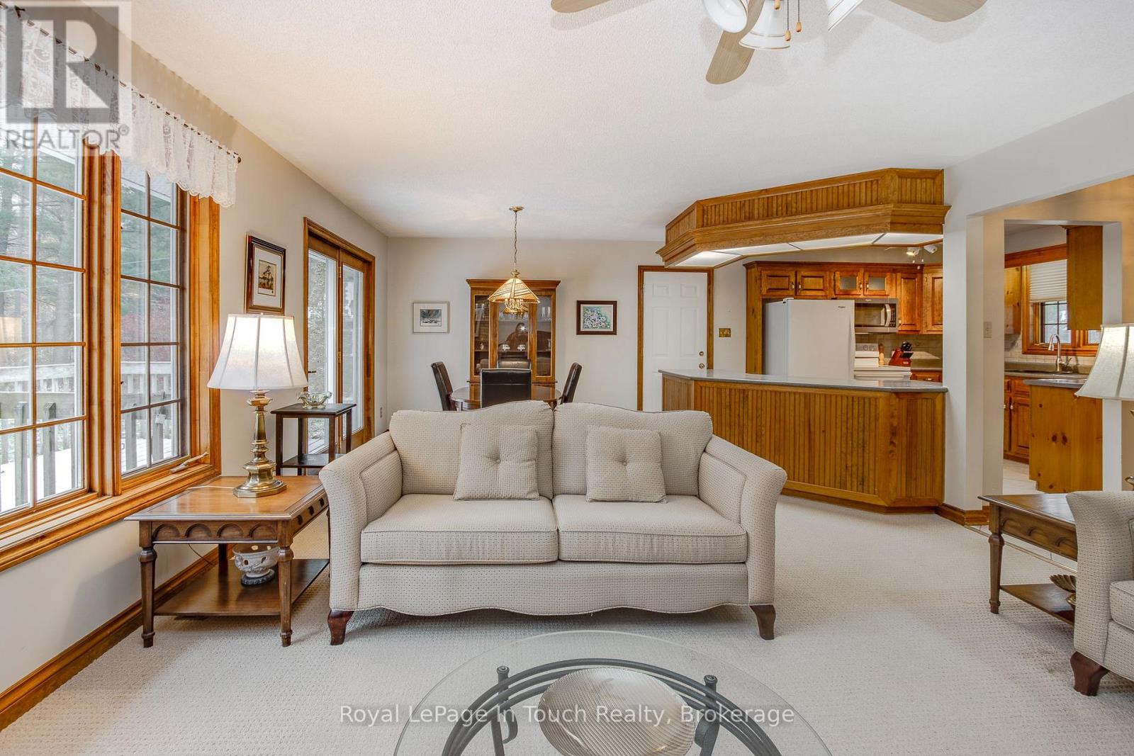 29 Mary Jane Road, Tiny, Ontario L0L 2T0 - Photo 17 - S12451181