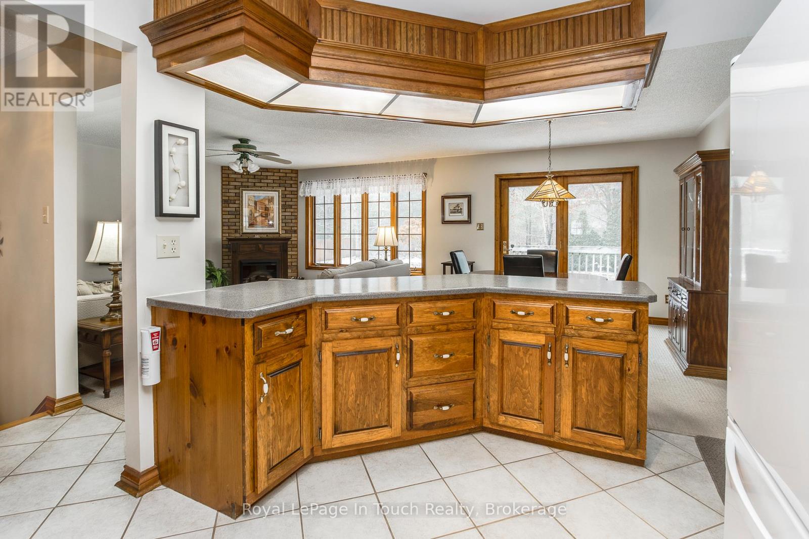 29 Mary Jane Road, Tiny, Ontario L0L 2T0 - Photo 12 - S12451181