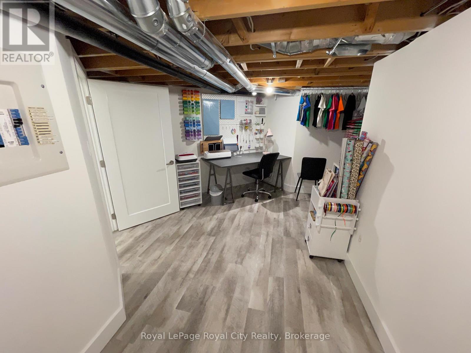 20 Fox Run Drive, Puslinch, Ontario  N0B 2J0 - Photo 37 - X12464474