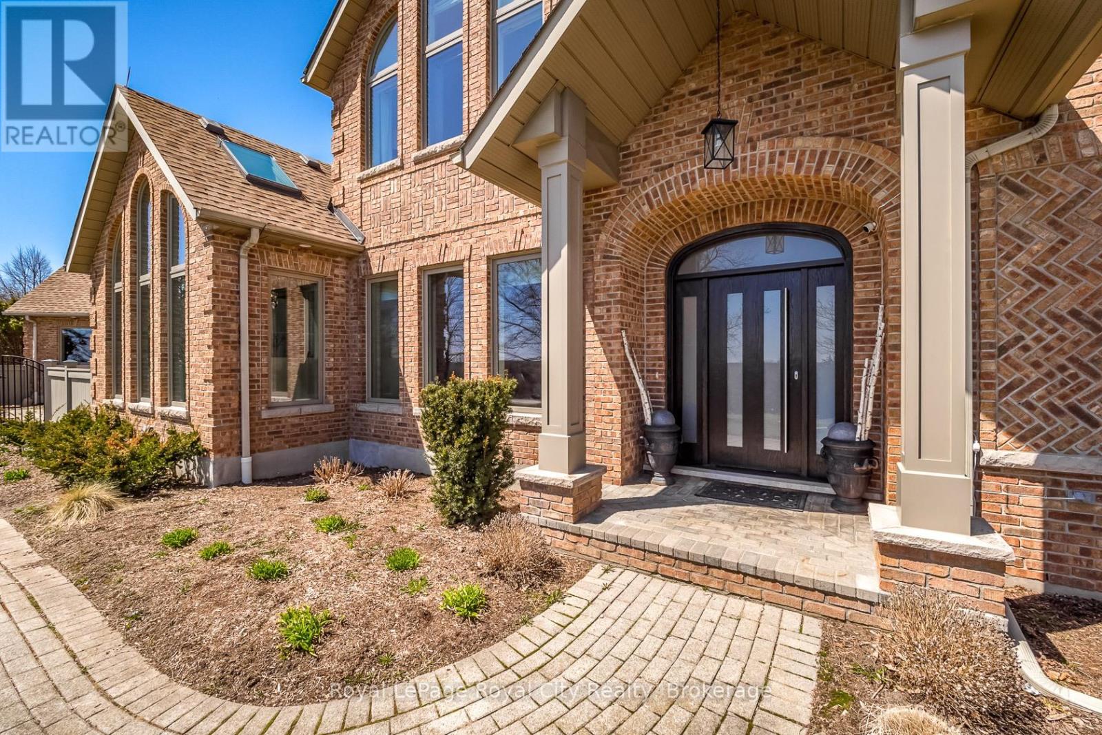 20 Fox Run Drive, Puslinch, Ontario  N0B 2J0 - Photo 7 - X12464474