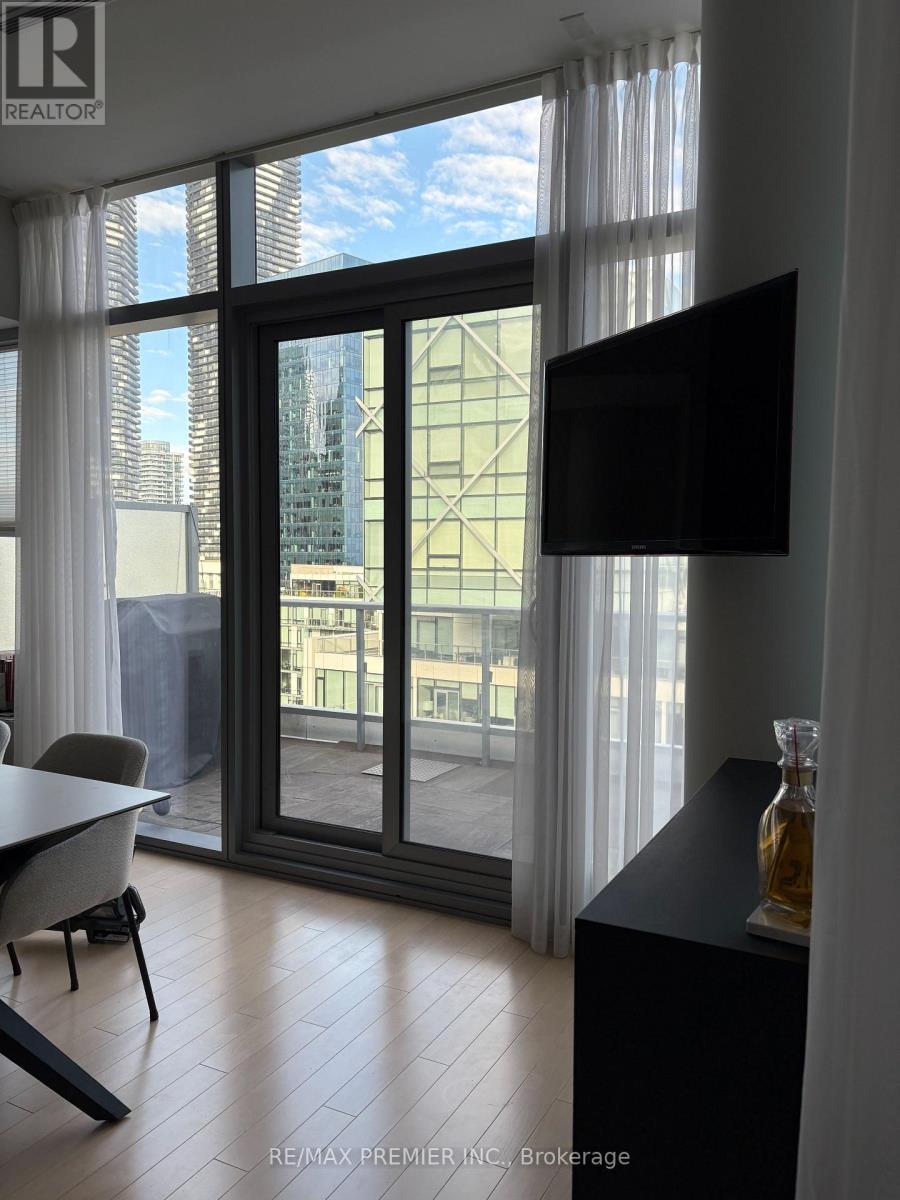 1208 - 29 Queens Quay E, Toronto, Ontario  M5E 0A4 - Photo 9 - C12533204