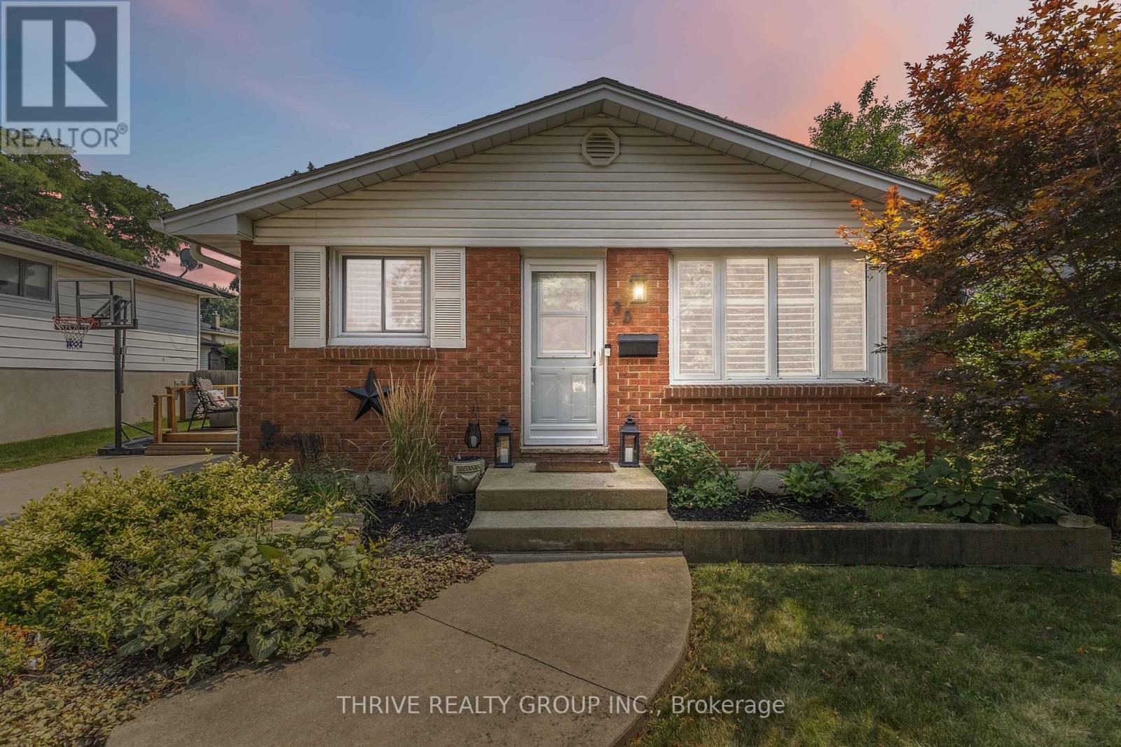 35 SURREY CRESCENT, London South, Ontario
