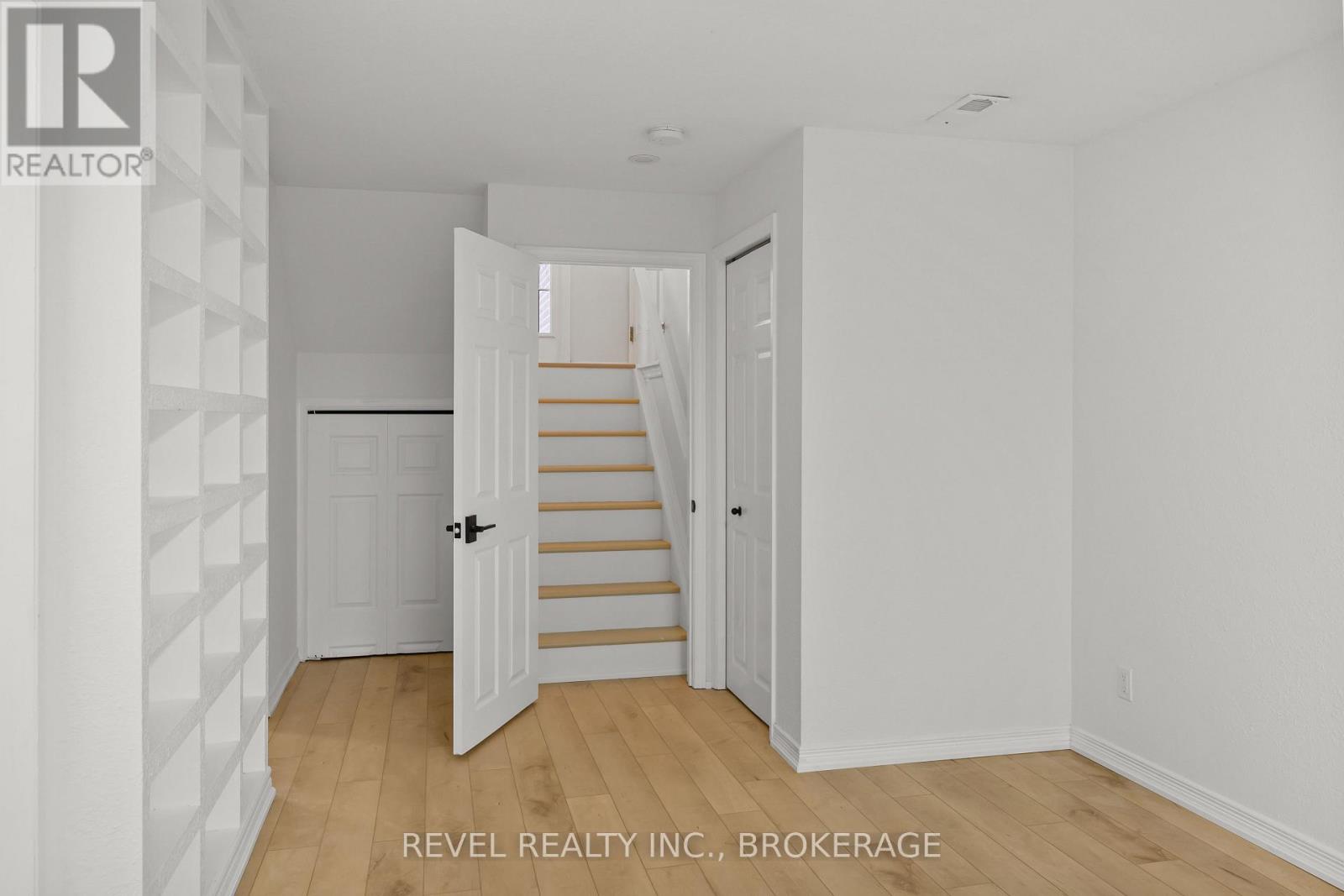 108 Islandview Drive, Loyalist, Ontario K7N 0A5 - Photo 23 - X12532552