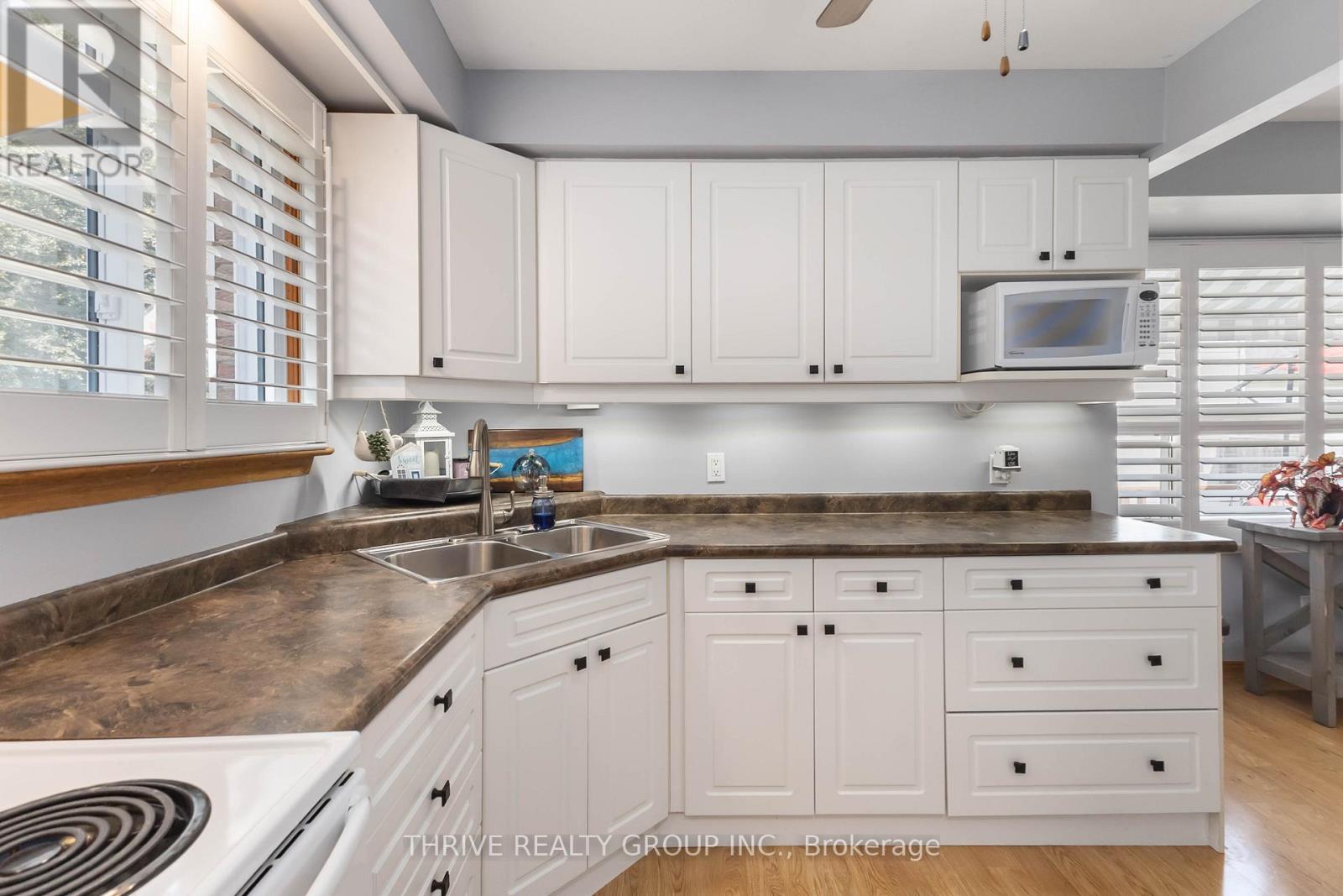 35 Surrey Crescent, London South, Ontario  N6E 1T7 - Photo 22 - X12319194