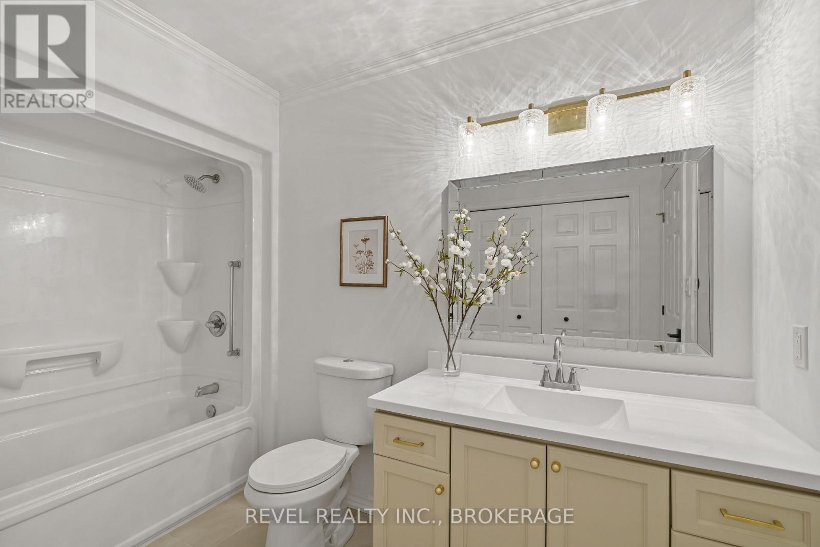 108 Islandview Drive, Loyalist, Ontario K7N 0A5 - Photo 6 - X12532552