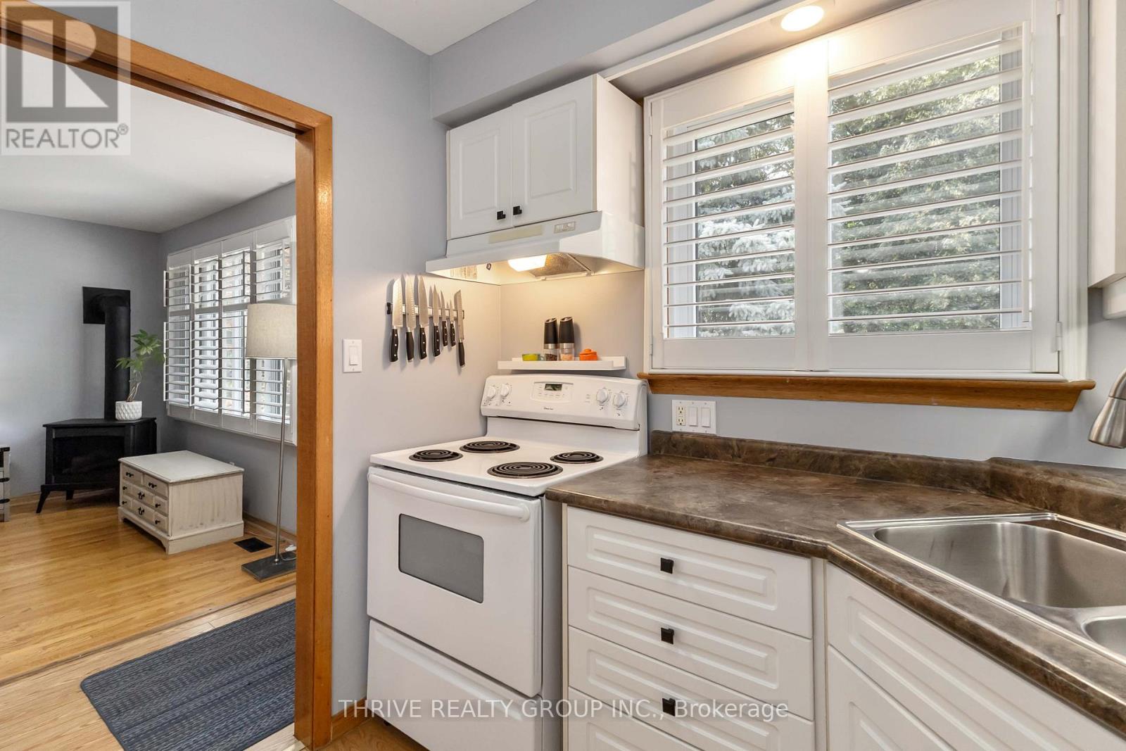 35 Surrey Crescent, London South, Ontario  N6E 1T7 - Photo 21 - X12319194