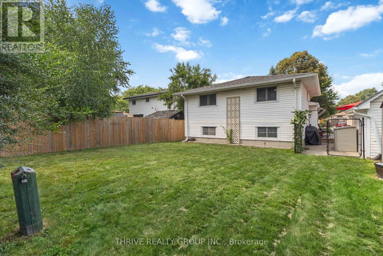 35 Surrey Crescent, London South, Ontario  N6E 1T7 - Photo 46 - X12319194