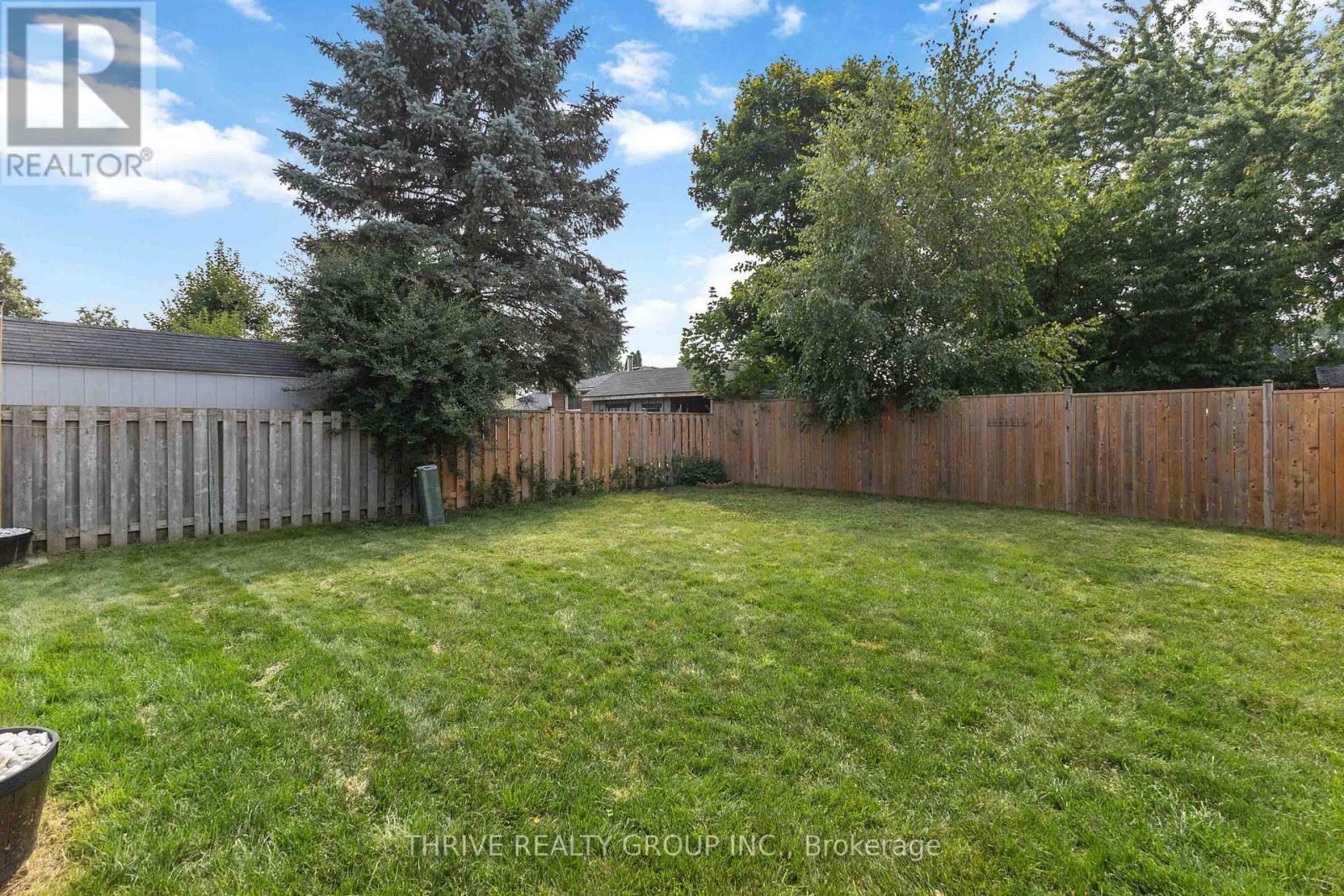 35 Surrey Crescent, London South, Ontario  N6E 1T7 - Photo 47 - X12319194